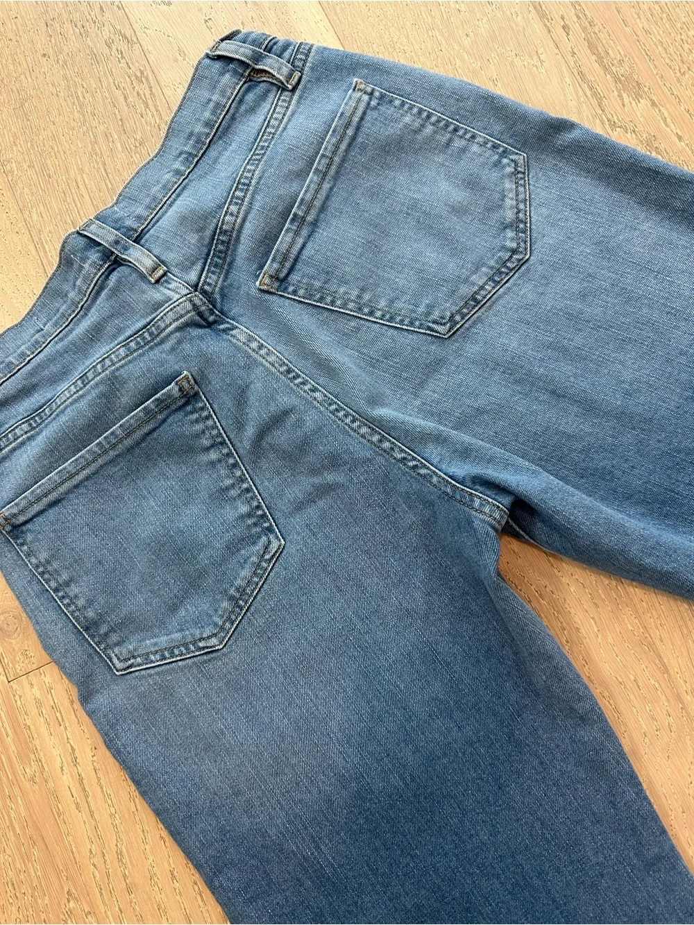Frame Denim Women's Le Jane Ankle Jeans in Medium Blue Cotton Blend - Picture 5 of 8